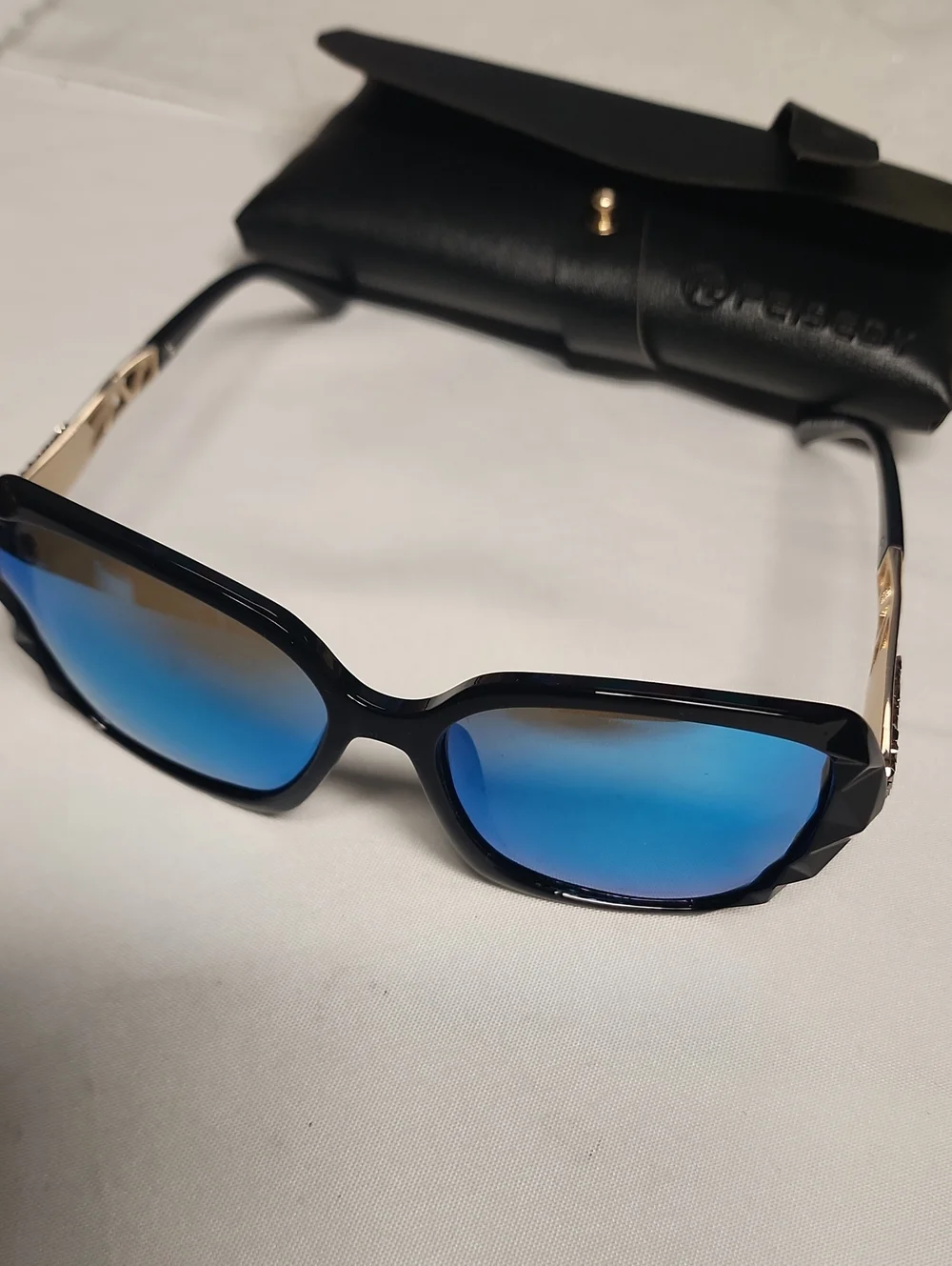 Black Oversized Women's Sunglasses